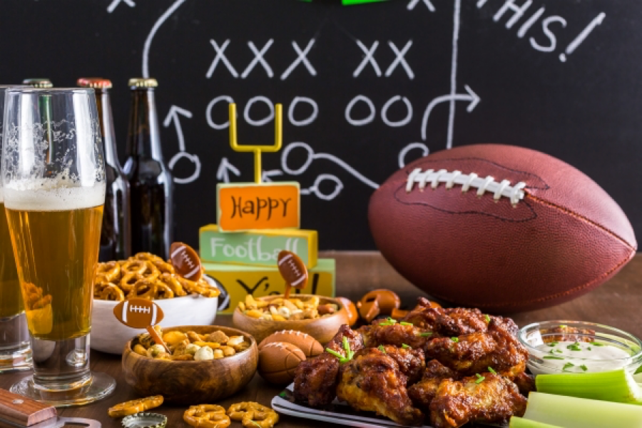 Best Food and Drinks to Have During Your Cold Tailgate